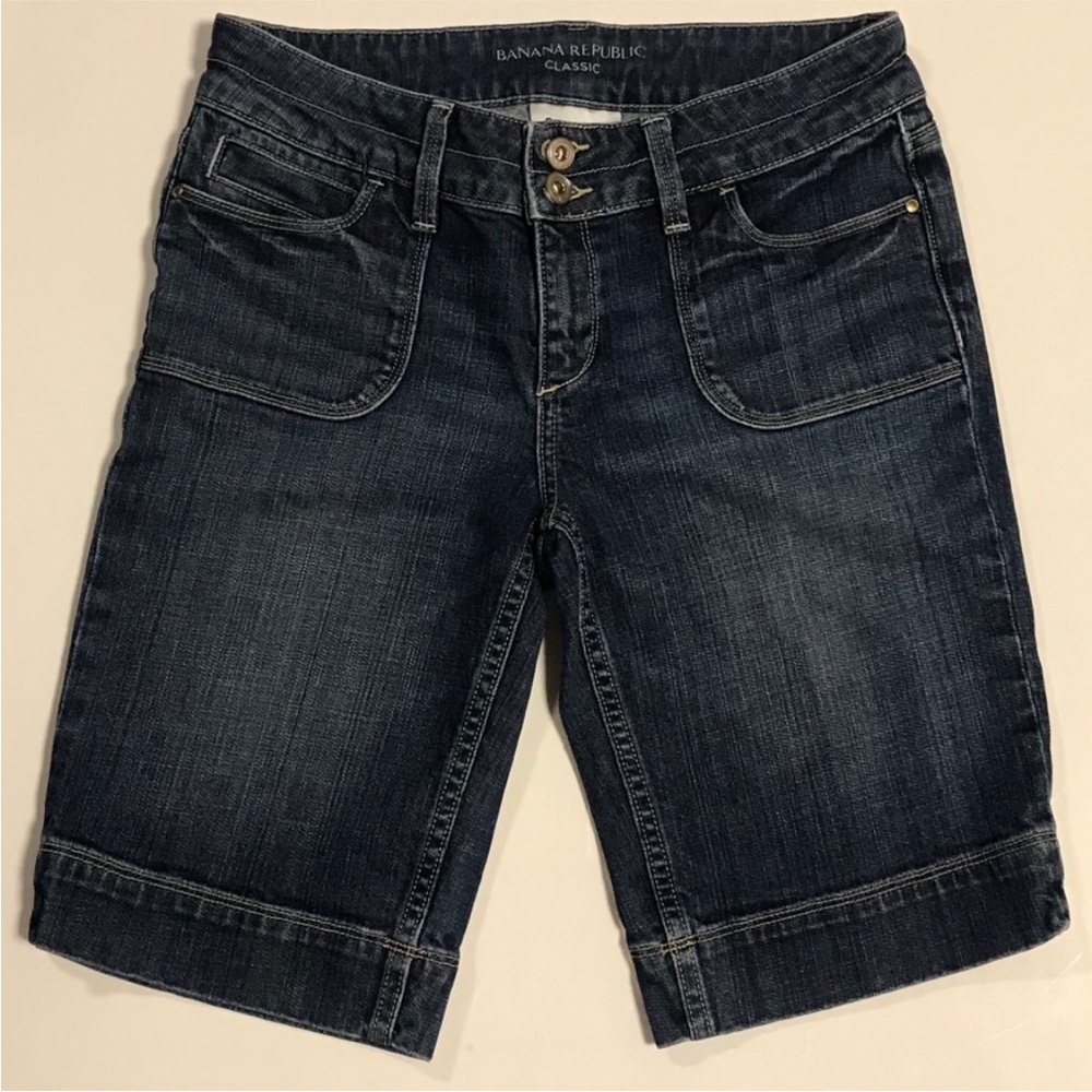 ⭐️ 2 for $15. Banana Republic Classic Denim Shorts